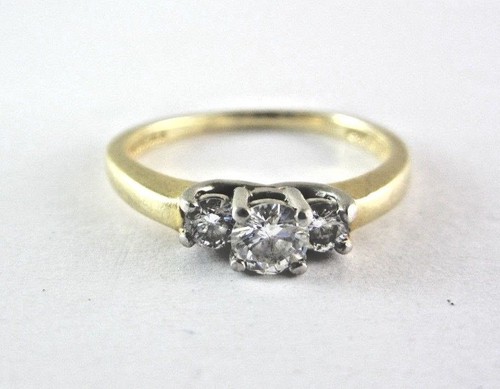 BEAUTIFUL LADIES 14K YELLOW GOLD THREE-STONE DIAMOND RING 3.3g - Picture 2 of 12