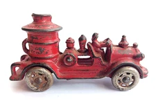 A.C. Williams Cast Iron Fire Pumper Truck  5" long 1920's All Original