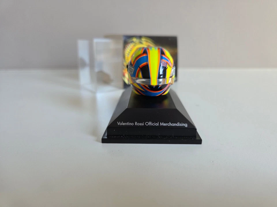 Casque Minichamps 1/8 - V. Rossi - 2014 MotoGp - 398140046 - Photo 4/4