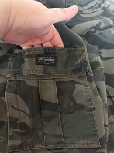 Wrangler Herren Cargo Shorts Relaxed Fit Camouflage Y2K Camo Vintage Look Neu mit Etikett 38 - Bild 5 von 11