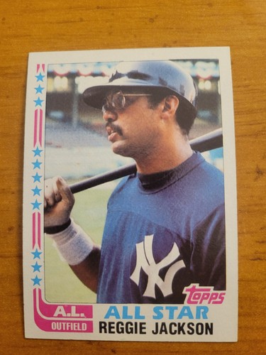 1982 TOPPS #551 REGGIE JACKSON YANKEES AS HOF. Zentriert