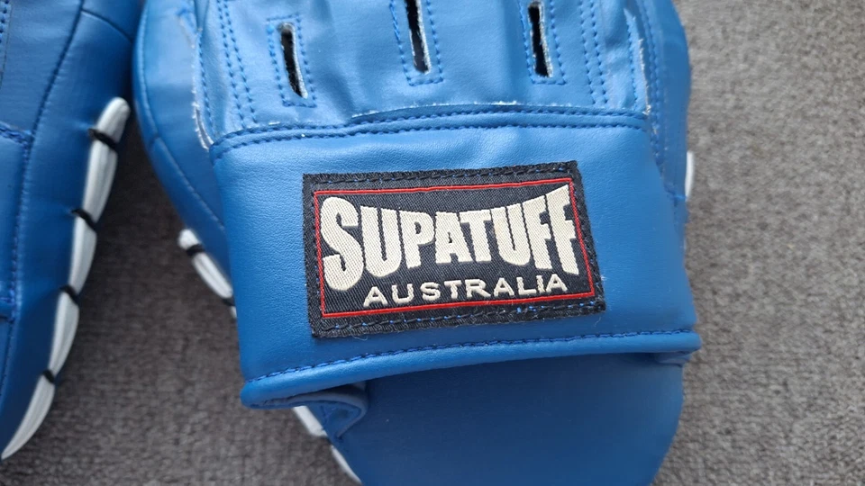SUPATUFF Australia Muay Thai Boxeo Enfoque Mitones Ejercicio Curvo Azul Tamaño Adulto Foto 4 de 4