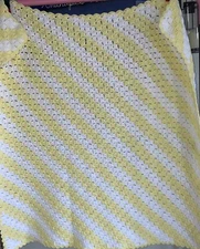 Beautiful Crocheted lap blanket Very well made in excellent shape Lap Baby Couch