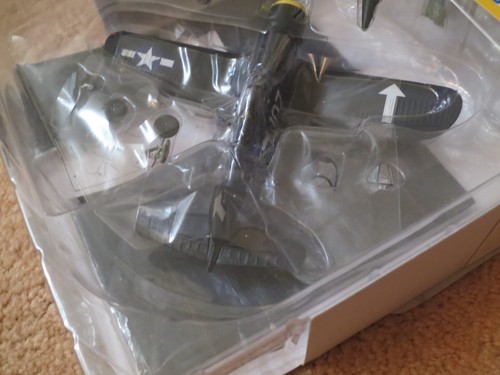 DRAGON WINGS 1:72 F4U-1D Corsair w/Flight Deck VF-84 USS Bunker Hill #50338 NEW - Picture 11 of 11