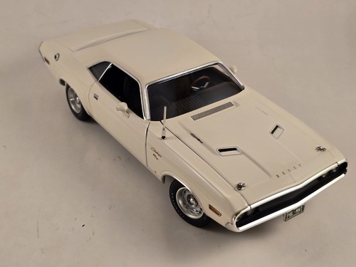 PhillyMint / ACME 1970 Dodge Challenger R/T "VANISHING POINT CAR" LE 1:24 "RARE" - Picture 5 of 18