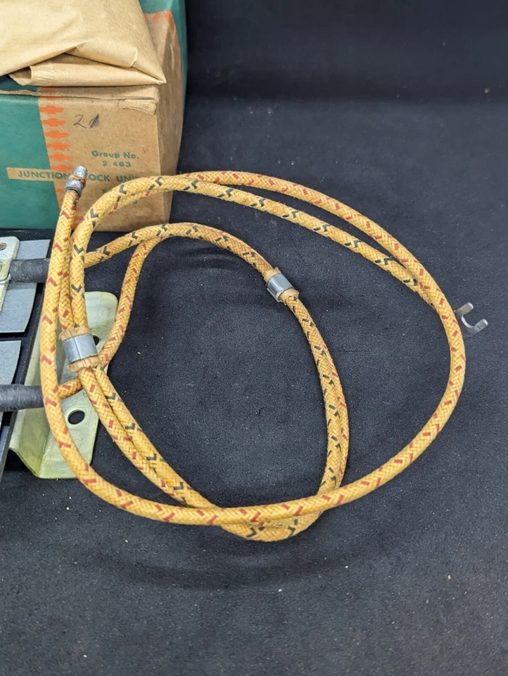 НОВЫЙ ИЗ СТАРЫХ ЗАПАСОВ 1953 1954 CHEVROLET BEL AIR SPORT CLUB КУПЕ 150 210 ПРЕДОХРАНИТЕЛЬ СОЕДИНИТЕЛЬНЫЙ БЛОК - Изображение 3 из 4