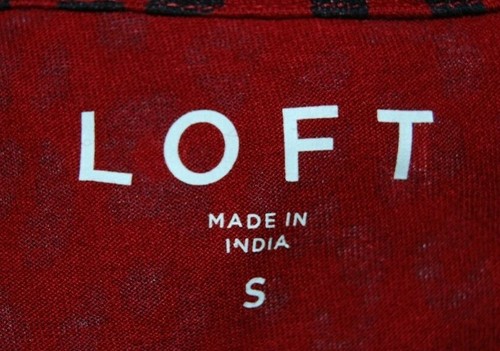 Ann Taylor Loft 100% Rayon Red Black Animal Print Elastic Hem Blouse Shirt Small - Picture 5 of 5