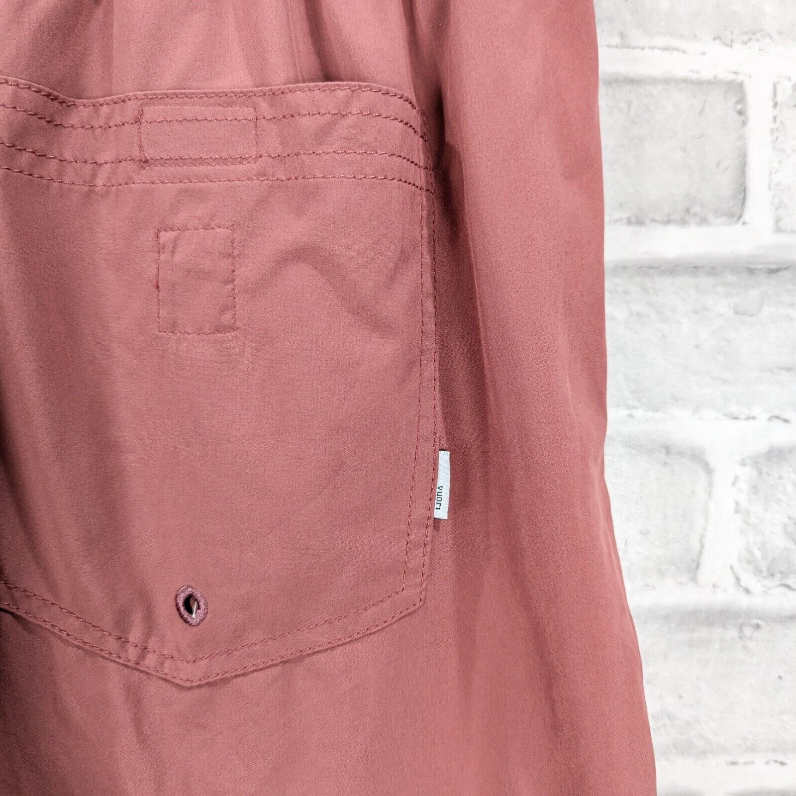 vuori performance drawstring waist shorts