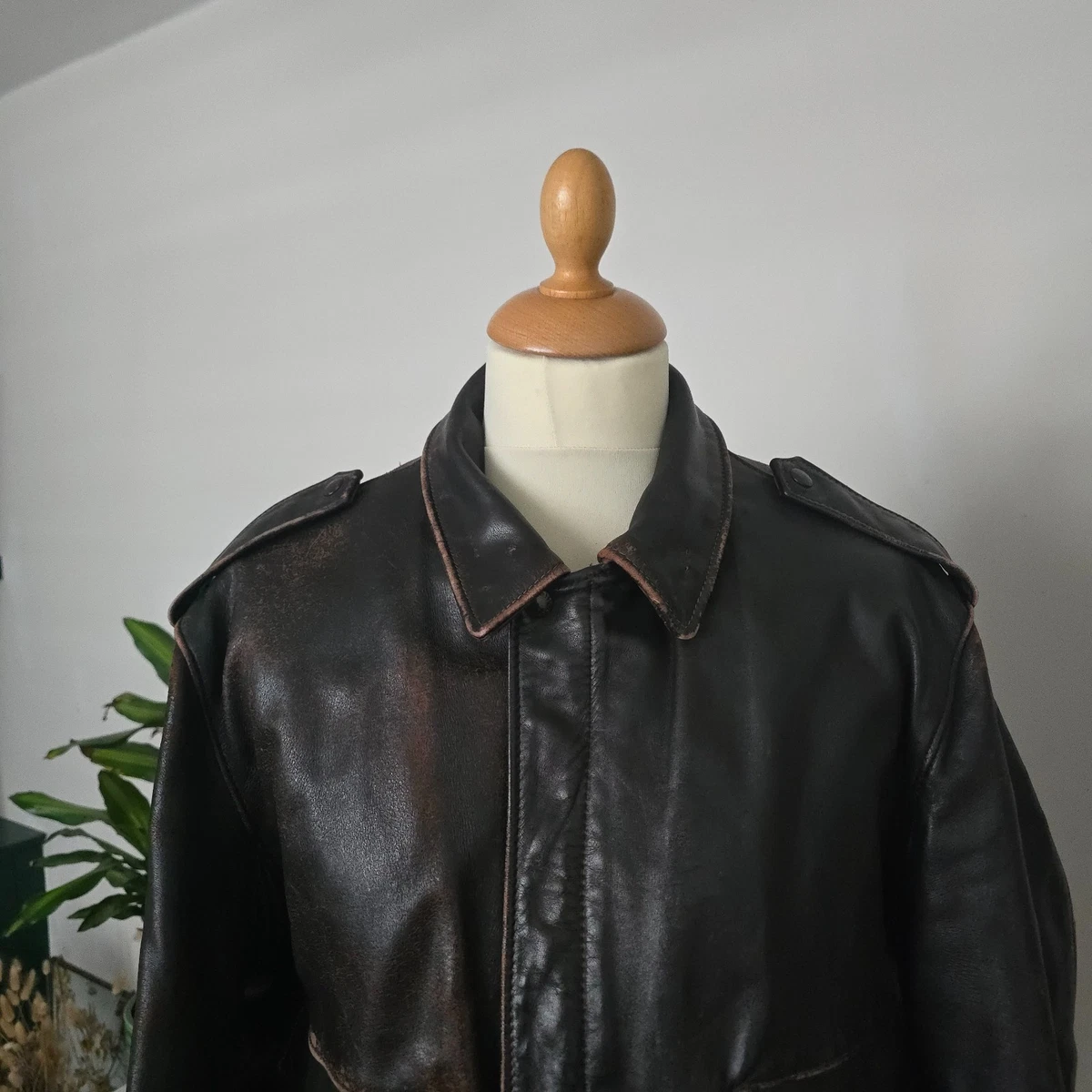 Chaqueta de bombardero de vuelo de cuero de vaca marrón Schott 184SM A-2 de colección años 70 talla 48