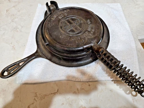 Griswold Slant Logo #8 Waffle Maker 885/886.Early 975C base. Primitive.Cast Iron