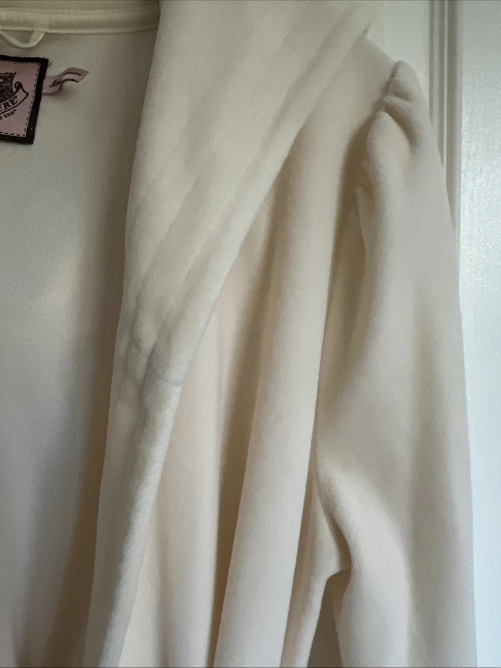 Bata de terciopelo con capucha con volantes marfil vintage Juicy Couture Y2K con bolsillos Foto 3 de 4