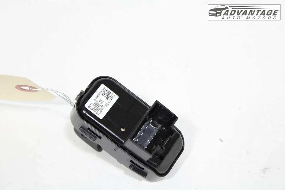 2024-2025 CHEVROLET TRAX REAR LEFT SIDE DOOR PANEL LOCK UNLOCK SWITCH OEM - Image 4 of 4