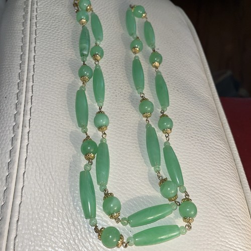 "Collar de Colección Marcado Hong Kong 36"" Piedras Verdes Imitación Jade Tono Dorado Hilo Único" - Imagen 3 de 9