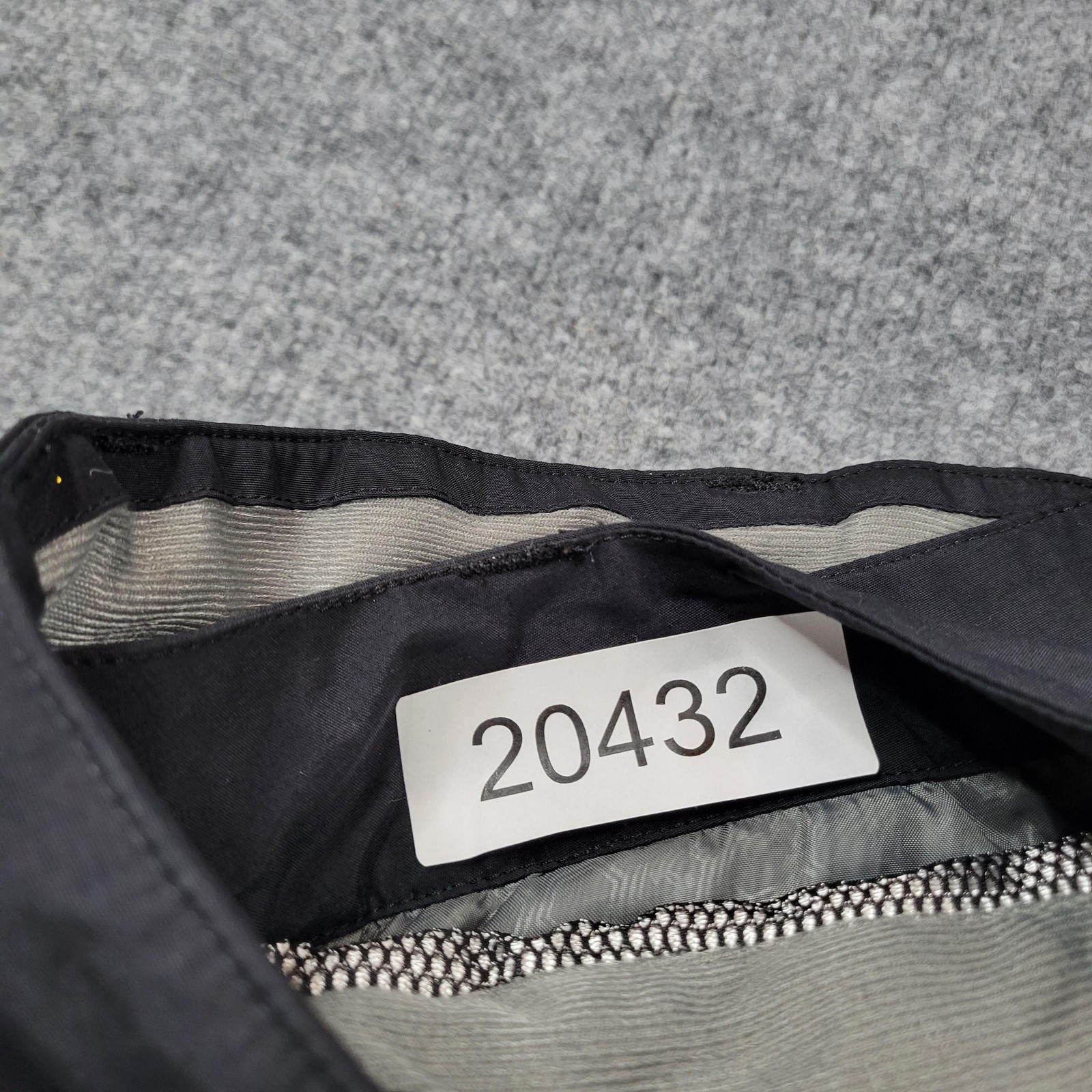 Under Armour Pants Mens Large Black Snow Ski Waterproof Windproof Winter Outdoor thumbnail 17