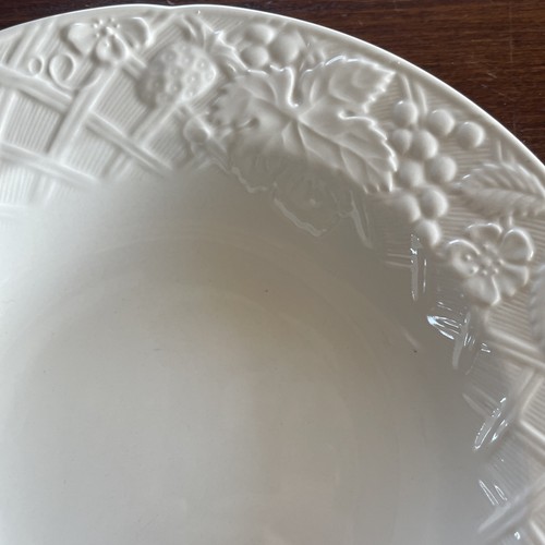 Mikasa English Countryside Soup Bowl White Strawberries Leaves Trellis - Picture 2 of 5