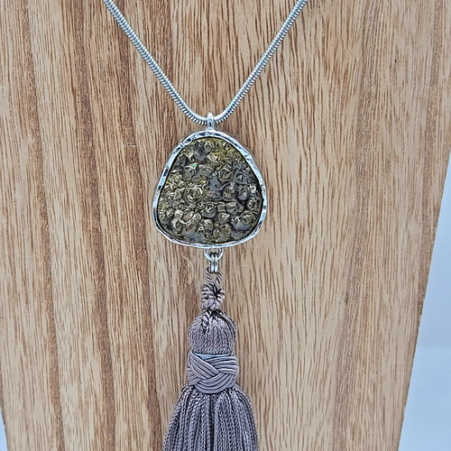 Chico’s Silver Serpentine Tassel Necklace – Embossed Pendant, Druzy Gold Acrylic - Picture 9 of 12