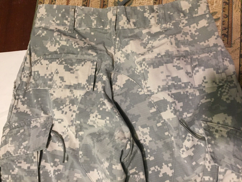US Army Combat Jacket and pants ACU (Small -Short, shirts and pants) - Picture 17 of 18