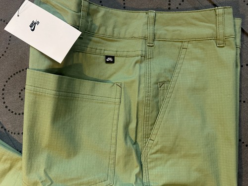 NIKE SKATEBOARD STREIGHT ESTÁNDAR FIT #386 PANTALONES VERDES TALLA 30 X 31 HOMBRES $110.00 - Imagen 2 de 4