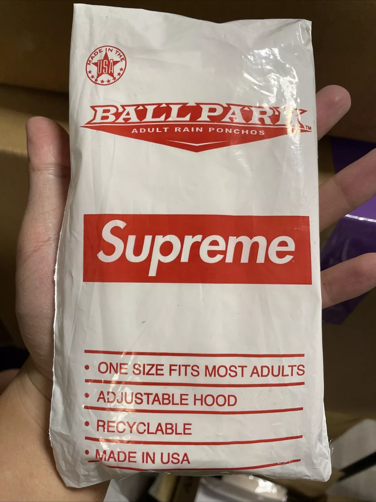 Boîte à poncho de pluie Supreme Ballpark logo SS20