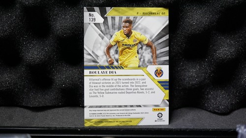 Tarjeta RC 2021-22 Chronicles XR Boulaye Dia Blue Rookie SSP #/99 Villarreal #139 - Imagen 4 de 6