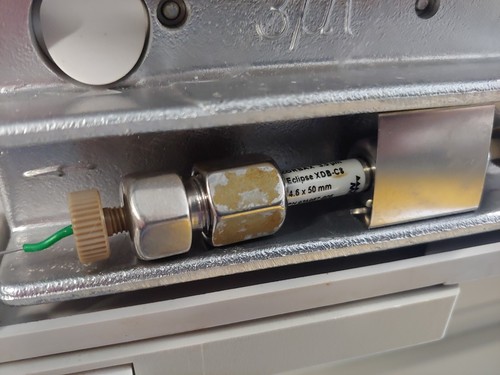 Agilent G1316A 1100 HPLC Column Compartment, No right cover lock, Refurbished - Picture 6 of 11