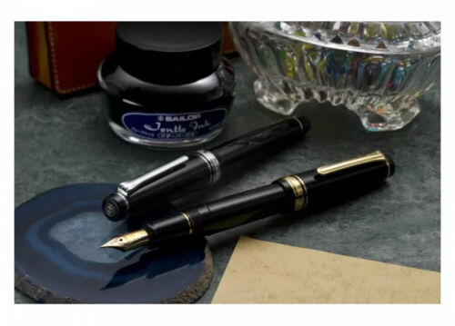 Pluma Estilográfica Sailor Professional Gear Gold Negra Plumín Medio Fino 11-2036-320 - Imagen 4 de 8