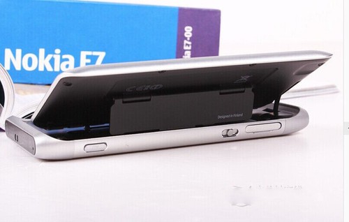 Unlocked Nokia E7 - 4.0" Touch Screen Slide Keyboard 16GB 3G Wifi 8MP Original - 第 3/4 張圖片