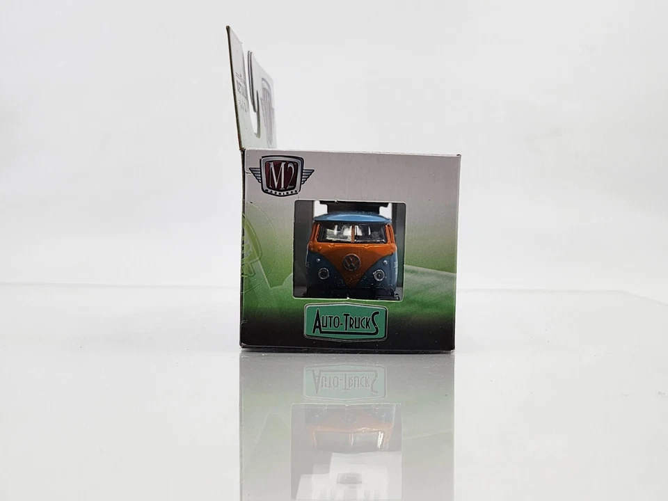 1960 VW Double Cab Truck USA Model R52 18-63 M2 Machines Auto-Trucks Premier - Image 4 of 4