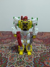 Transformers Generations Legacy Voyager G2 Universe Jhiaxus