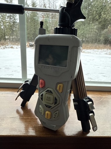 FOXPRO Patriot Electronic Predator Call W/ Remote & Tripod Free Shipping - Picture 3 of 10