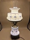 Vtg Quoizel 1973 Abigail Adams Collection Blue Floral 3 Way Hurricane Lamp 20"