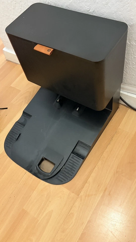 iRobot Roomba Combo J7+ Wisch- und Saugroboter, Foto 2 von 4