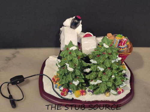 Danbury Mint Looney Tunes’ Tweety Christmas Sleigh Lighted Figurine Vintage 2004 - Picture 3 of 9