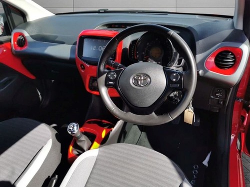 Toyota Aygo 1.0 VVT-i X-Plore 5dr Petrol - Picture 10 of 13