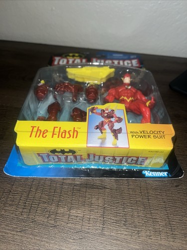 DC Comics "Total Justice The Flash with Velocity Power Suit” - Picture 11 of 12