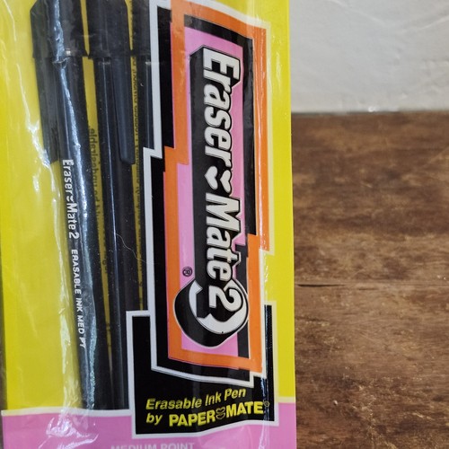 Paquete de 4 bolígrafos de escritura vintage Eraser Mate de punto medio negro hecho en EE. UU. - Imagen 2 de 5