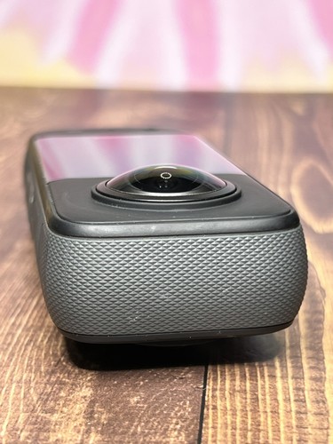 Insta360 X3 - 5.7K 360° Video 72MP 360° Photo 10m Waterproof Touchscreen - READ! - Picture 11 of 13