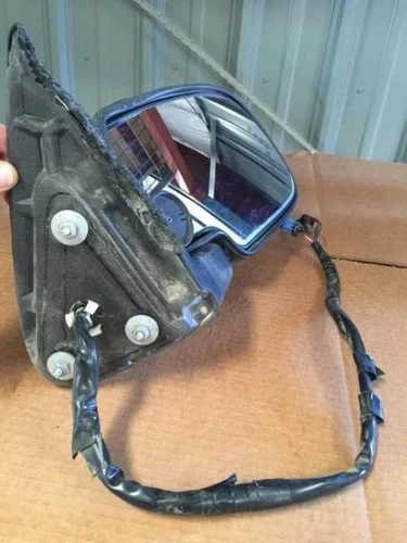 03 YUKON 1500 SERIES RIGHT SIDE VIEW MIRROR W/TURN SIGNAL - BURNED! - 19562