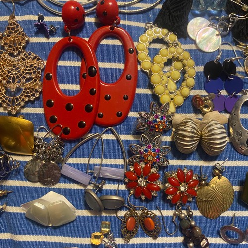 Vintage & Modern Statement Earrings Lot Mixed Styles & Colors 50+ matched sets - Picture 8 of 15