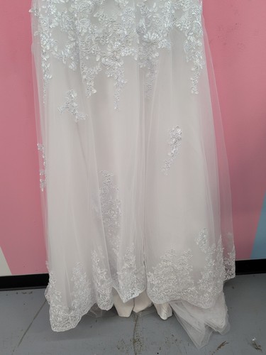 Vestido de novia largo con apliques florales línea A de tul manga corta cuello en V EE. UU. 16 blanco - Imagen 3 de 7