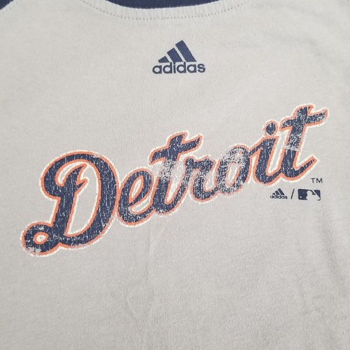 Boys Adidas Detroit Tigers T-Shirt Size M 5-6 Gray Blue Distressed Logo Youth - Picture 3 of 6