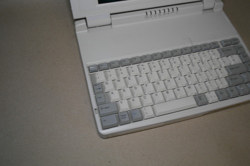 Toshiba T1900S laptop intel 486 SX CPU 1993 very old FOR PARTS OR REPAIR - Picture 2 of 10