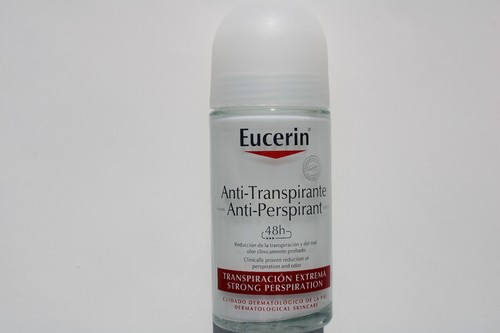 Eucerin Desodorante 48h,24h Piel Sensible,0% Aluminio Roll-On 50ml (1.69floz) - Imagen 2 de 7