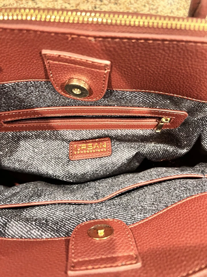 Nuevo bolso de mano Urban Expression  Foto 2 de 4