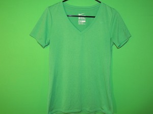Nike-Dri-Fit-Womens-Size-M-Medium-Athletic-Cut-Green-V-Neck-Short-Sleeve-T-Shirt