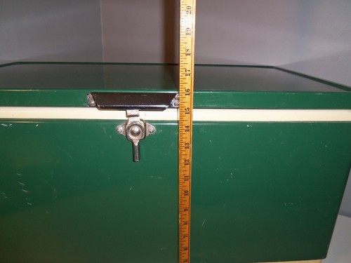 VTG LARGE Coleman Cooler Green White 28x16x15 Metal Handles Latch w/ 2 Trays - Picture 9 of 19