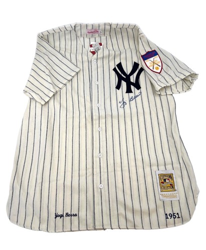 ウェア Majestic Yankees Authentic Collection VINTAGE MAJESTIC AUTHENTIC COLLECTION NEW YORK YANKEES SATIN
