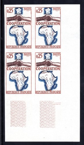 FRANCE 1964 COOPERATION YEAR IMPERF BLOCK OF 4 SCOTT #1111a MINT NEVER HINGED - Picture 1 of 2