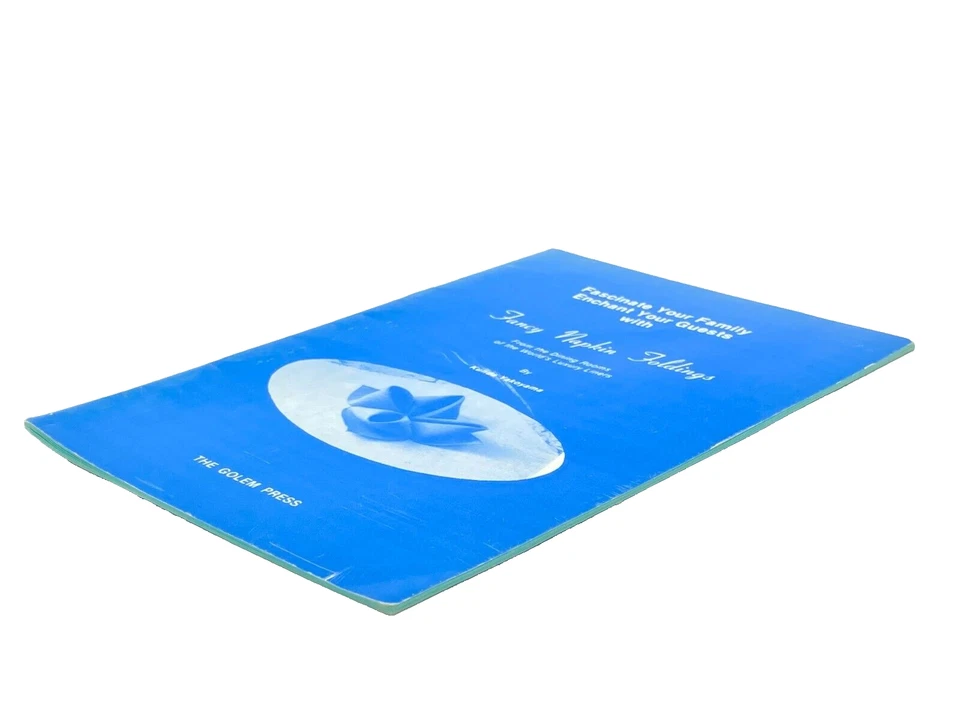 1977 Fancy Napkin Foldings by Kunda Yakoyamo The Golem Press - Image 4 of 4