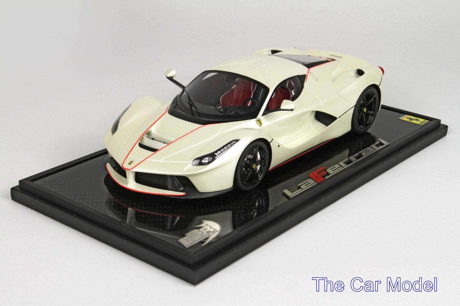 Ferrari Laferrari Fuji White on Carbon Base - Ltd 12 pcs w Case BBR 1 18 Ferrari Laferrari Fuji White on Carbon Base - Ltd 12 pcs w Case BBR 1 18